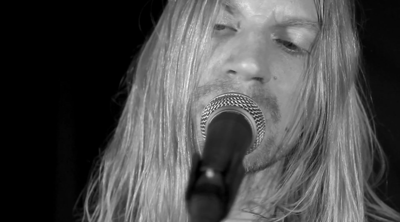 l katso silmiin -musiikkivideosta 2013